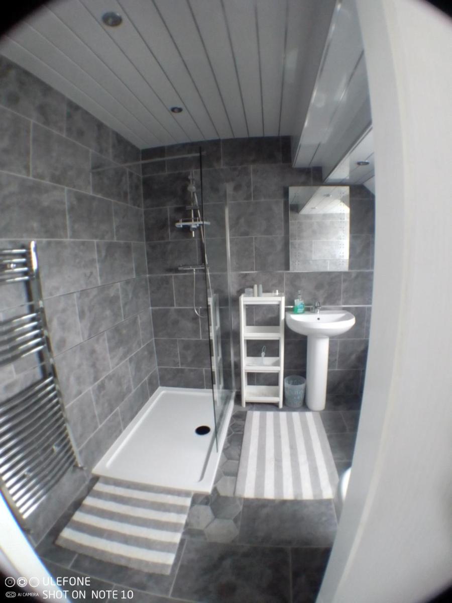 Snowdon House Single rooms for solo travellers - Housity