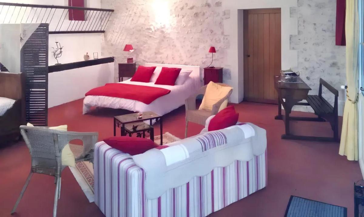 Studio confortable à Thilouze de 55 m² avec jardin privatif - Housity