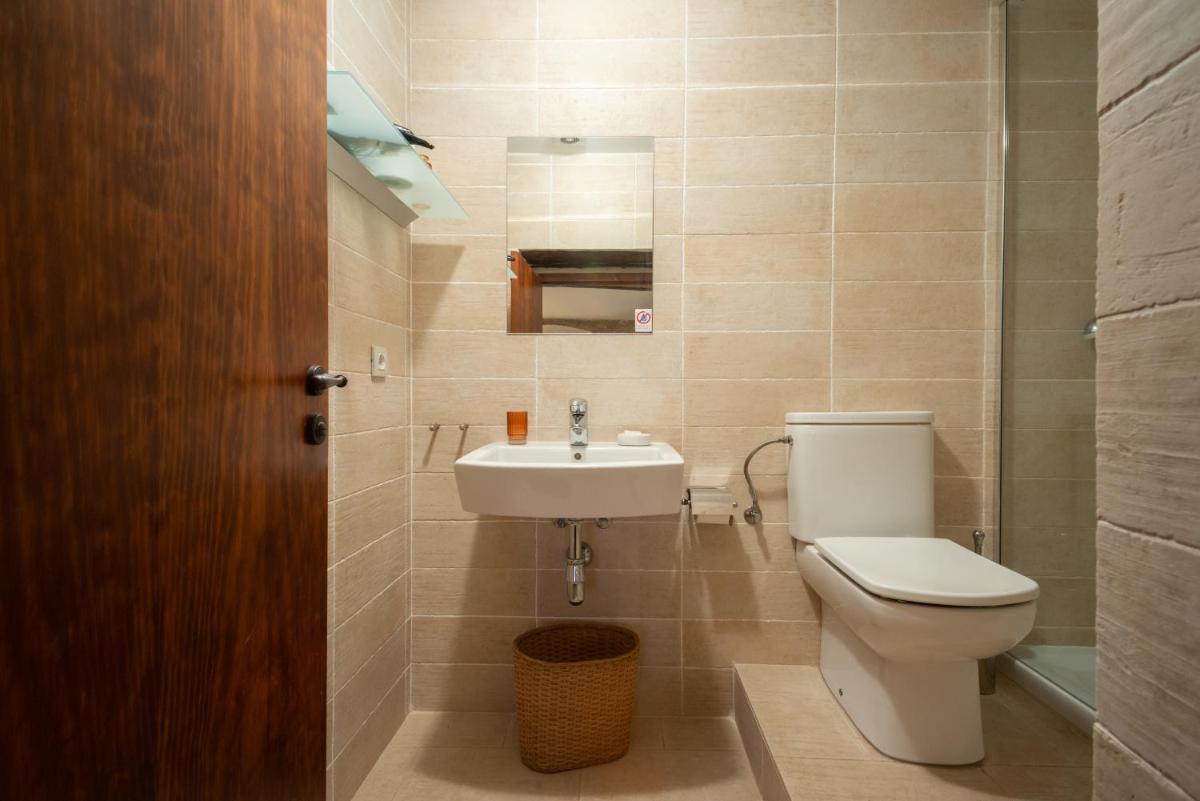 Mas Coquells Rural - Habitació doble amb bany i terrassa privada - Housity