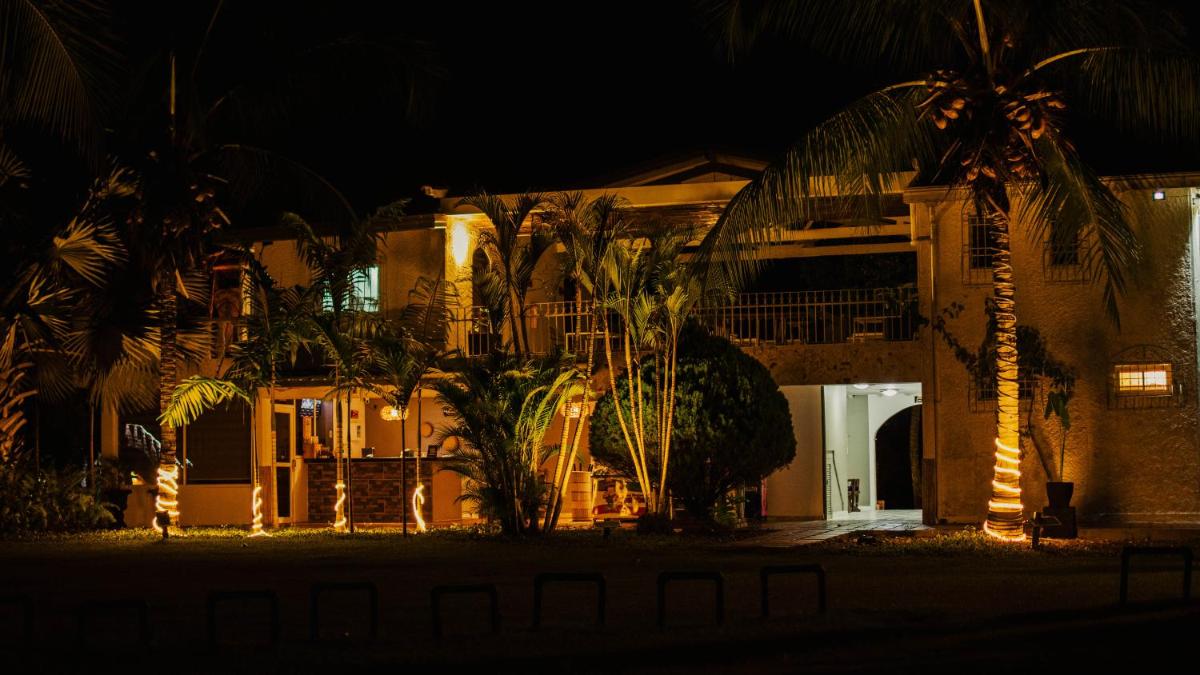 Amaranthus Hotel - Housity