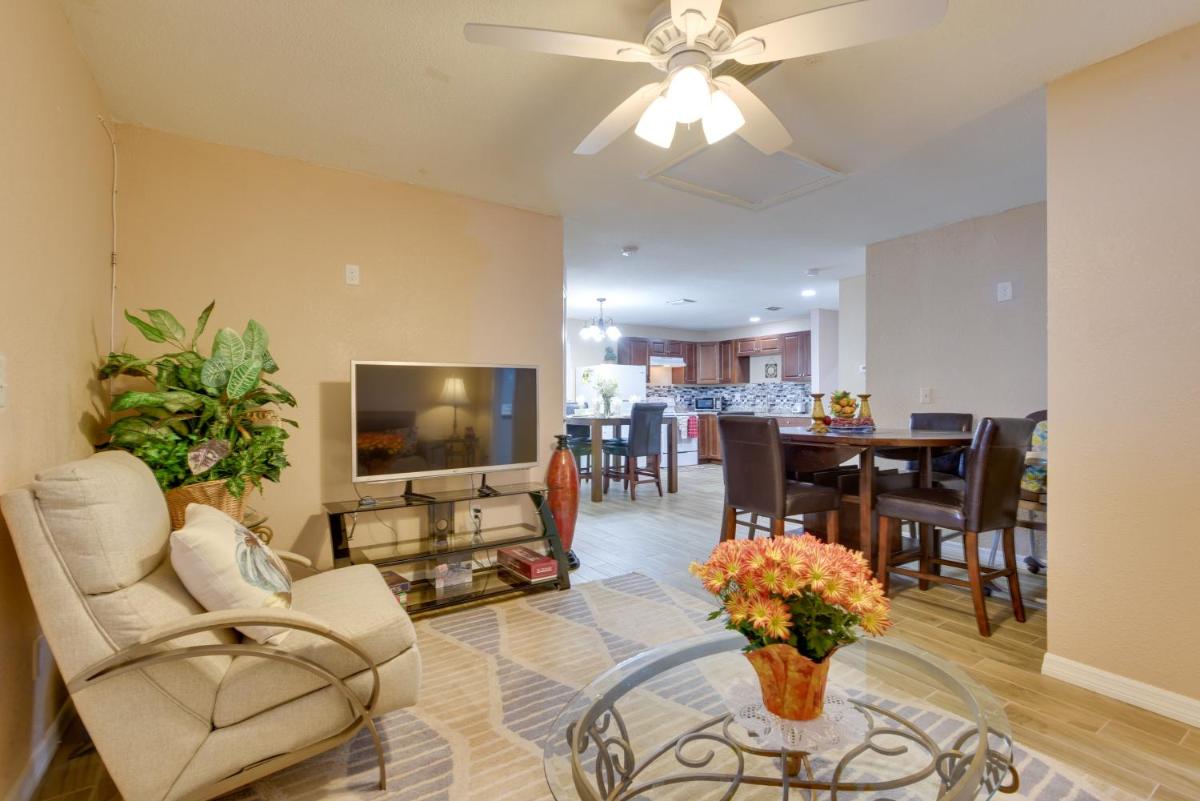 Spacious Bradenton Duplex, 10 Mi to Coquina Beach! - Housity