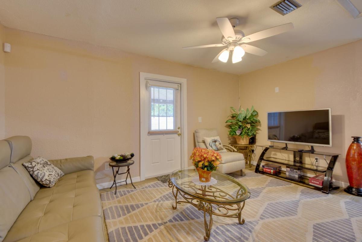 Spacious Bradenton Duplex, 10 Mi to Coquina Beach! - Housity