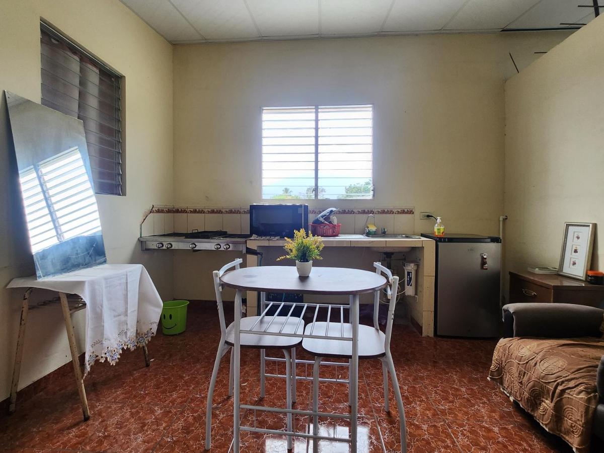 Hostal Carolinas - Housity