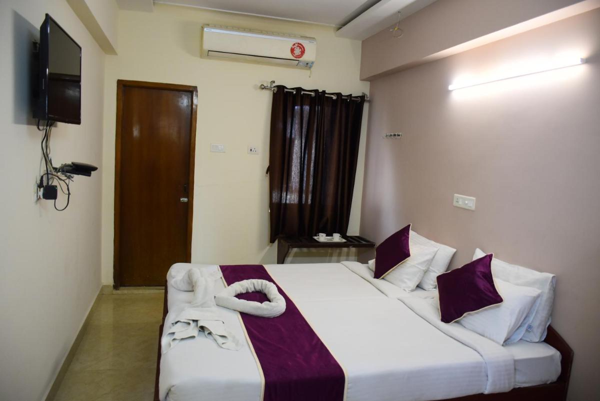 Naksha Tree Hotels (Kishoreinn-Koymbedu) - Housity