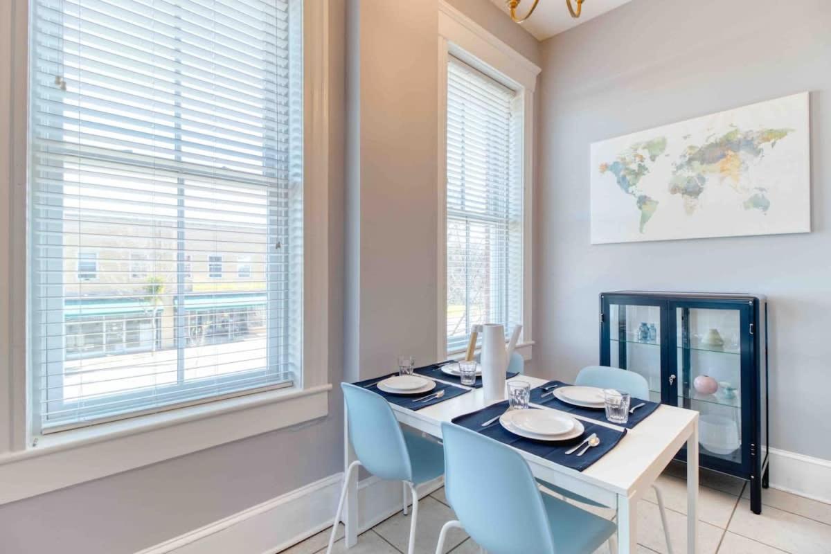 Sunny & bright - cute 1 BR apt in historic SPR - Housity