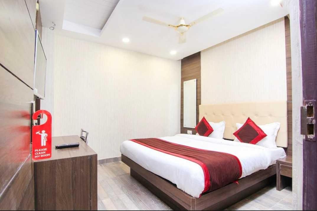 Live on LCK2839 - Housity
