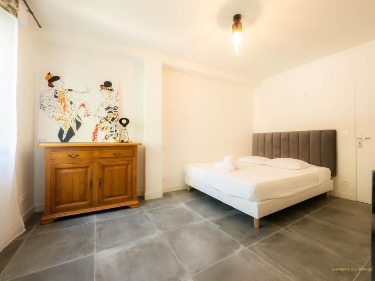 Appartements Privés - Espace coliving - Piscine - Housity
