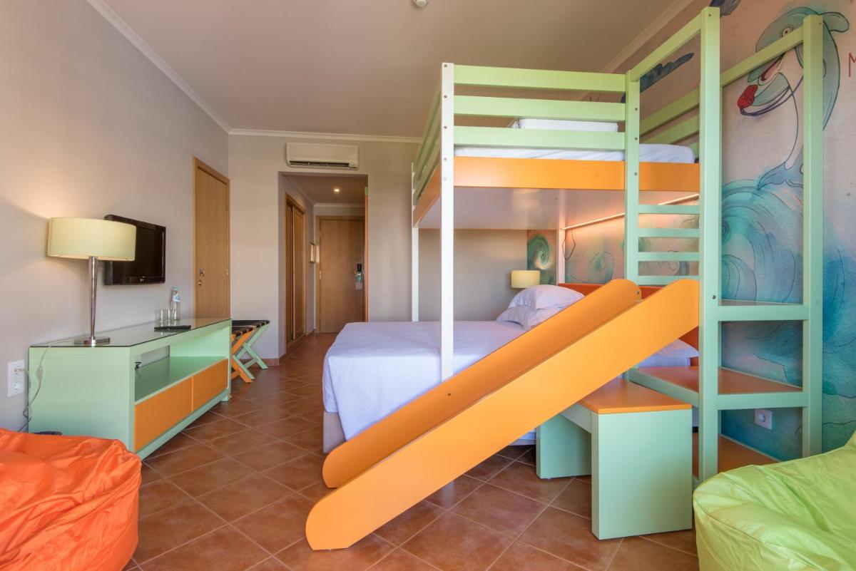Uma cama ou camas num quarto em Vila Gale Nautico