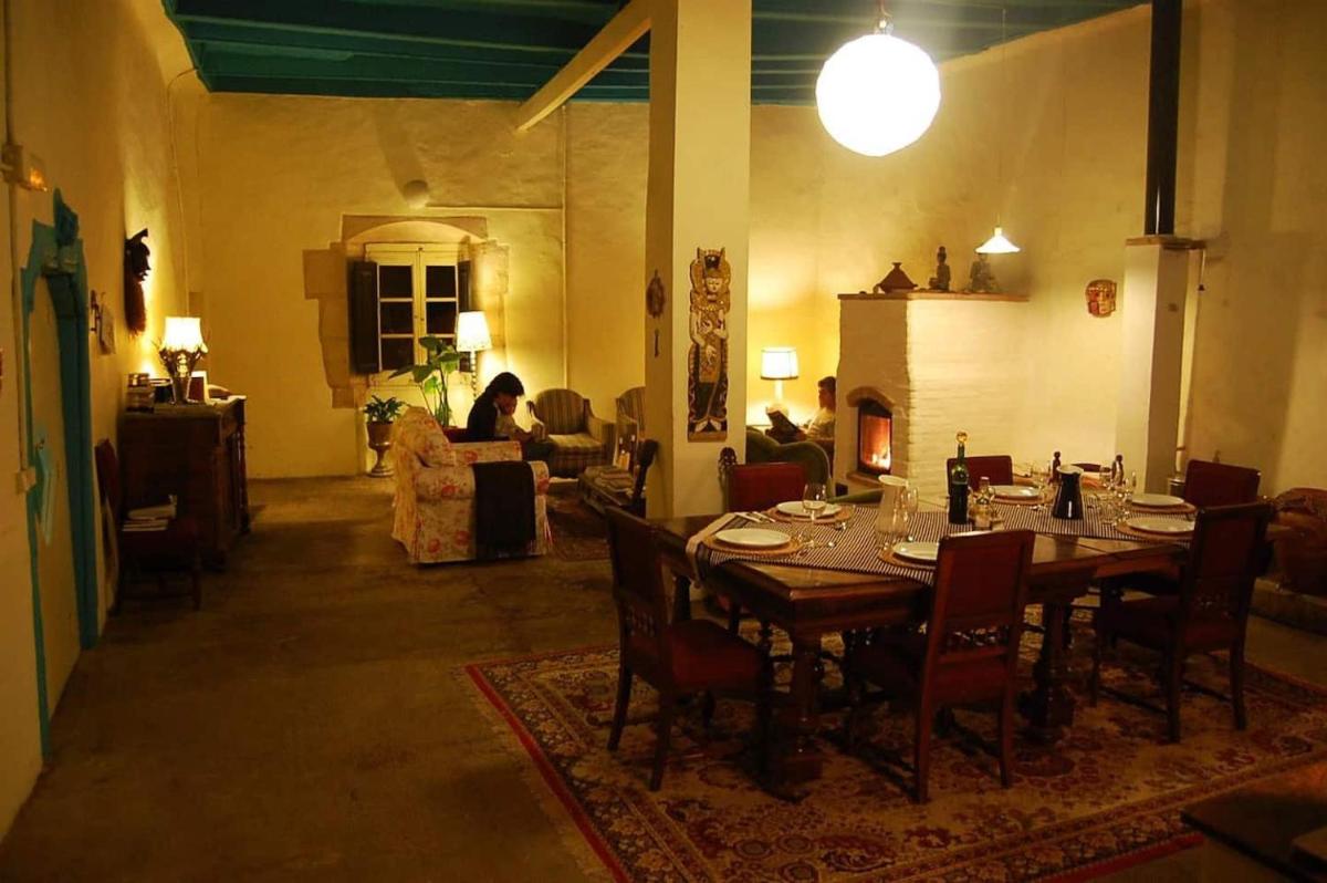 Habitación en Casa Señorial del Siglo XVI con Caballos - Housity