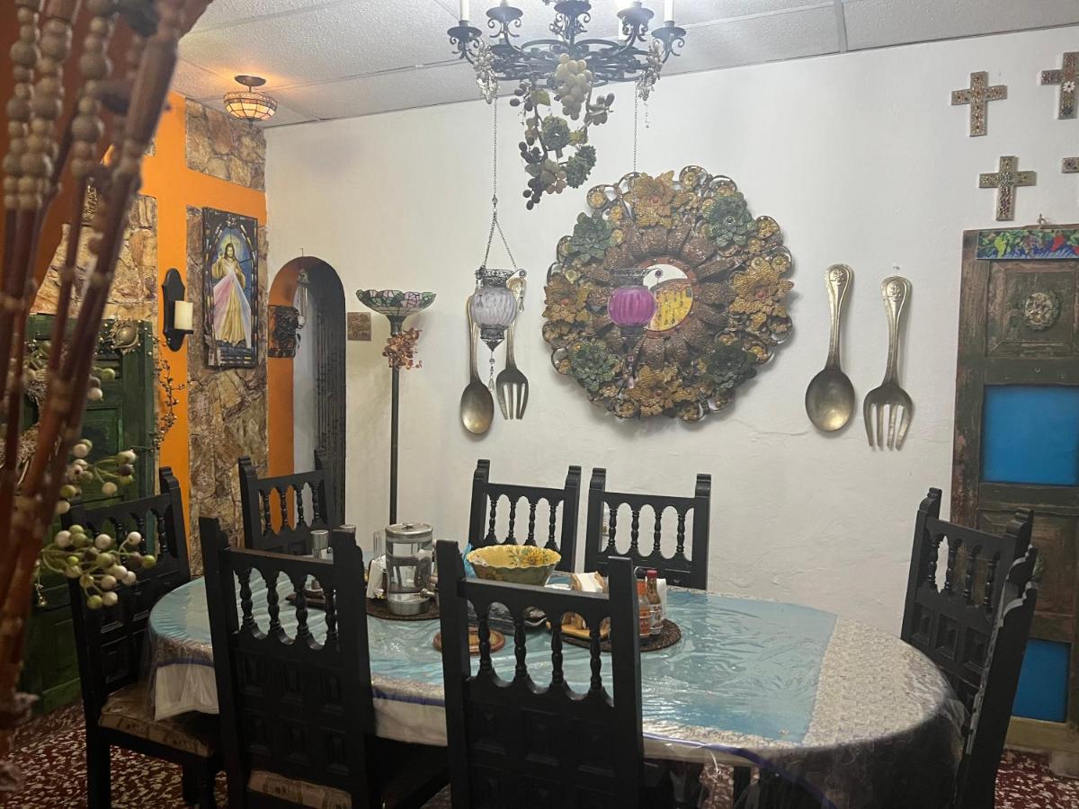 Mendoza’s Guest House - Hizvo
