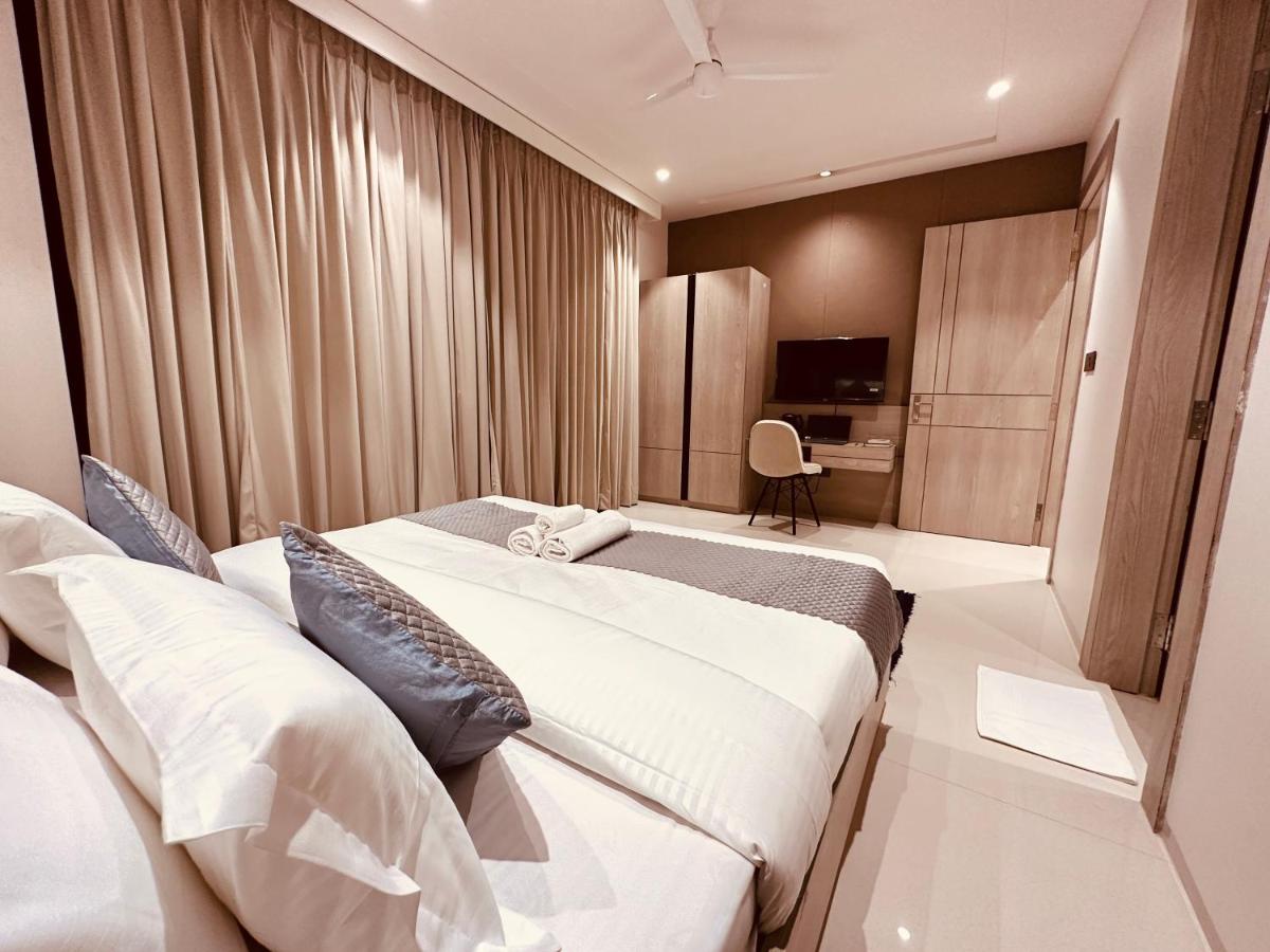 The Lodgers Luxury Hotel Near Golf Course Road Gurgaon - Hizvo