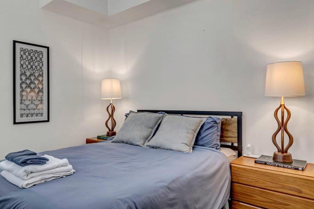 Contemporary Apartment - 5 Min To TIAA Bank Field! - Housity