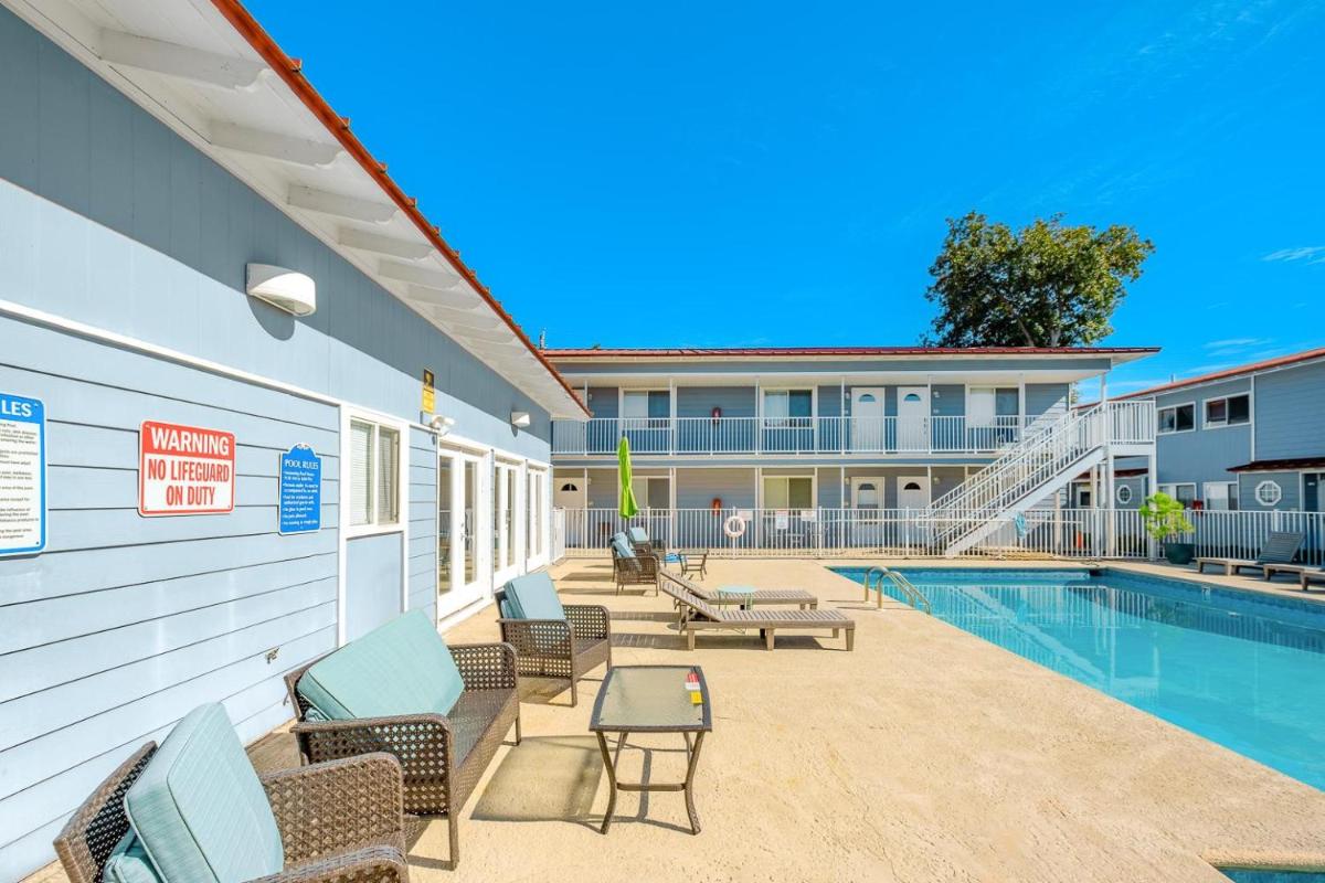 Oak Shores Studio 56 - Housity