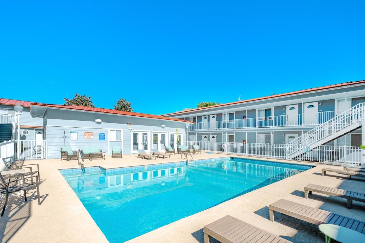 Oak Shores Studio 56 - Housity