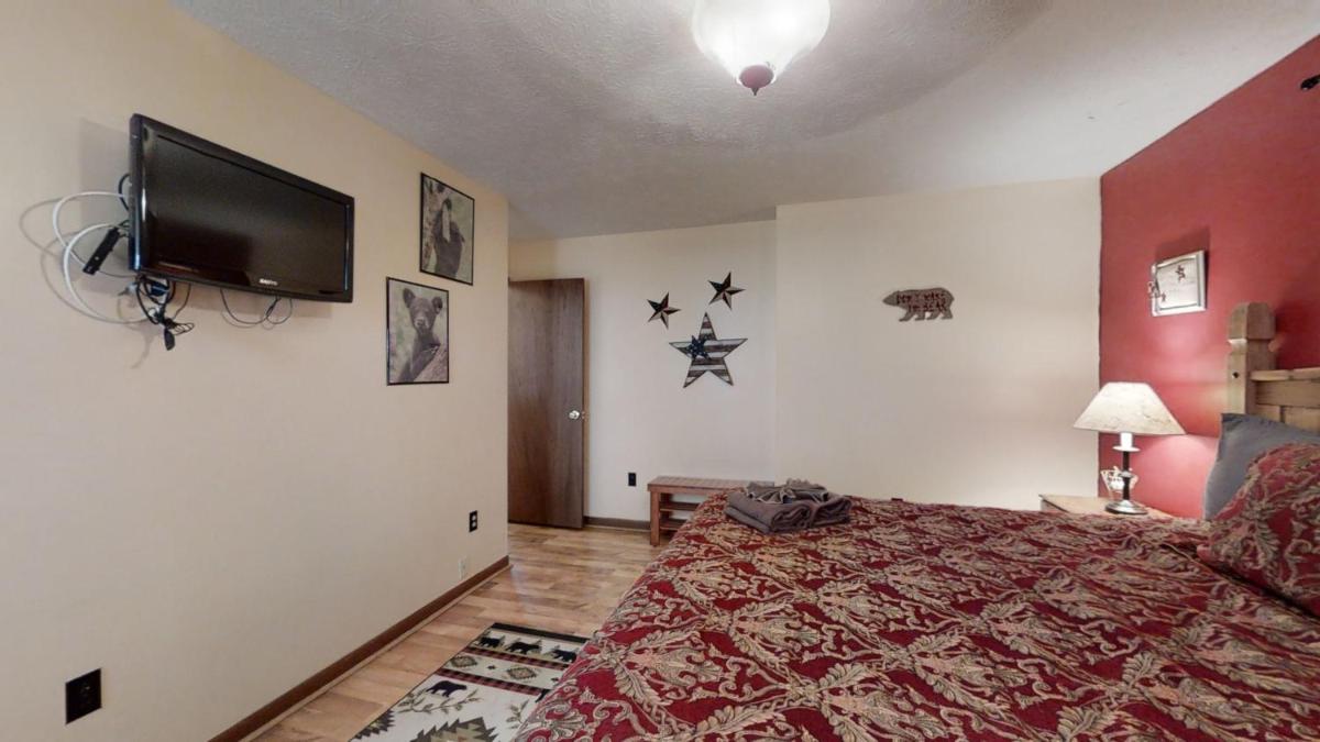Mountaintop Hideaway - Housity