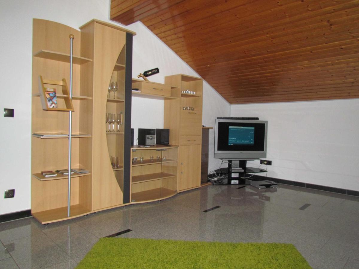 Ferienwohnung am Heuchelberg - Housity