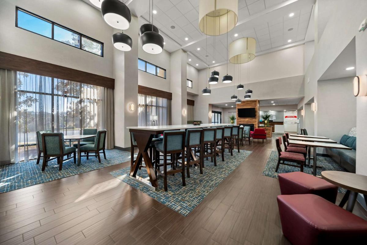 Hampton Inn & Suites Opelika-I-85 Auburn Area - Housity