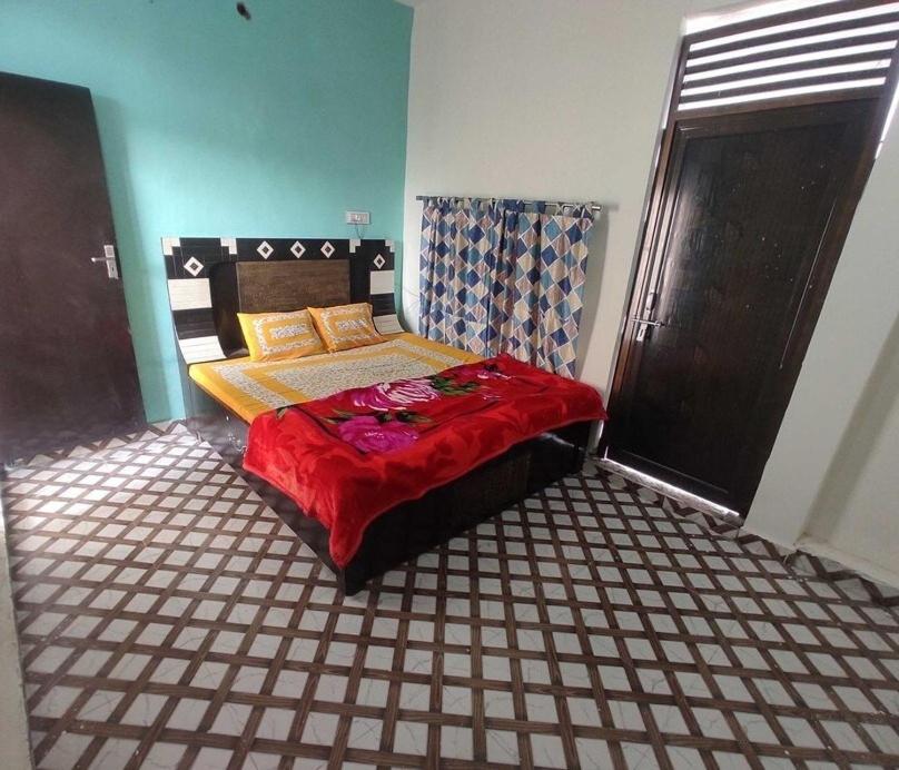 SPOT ON Panchhi Guest House - Housity