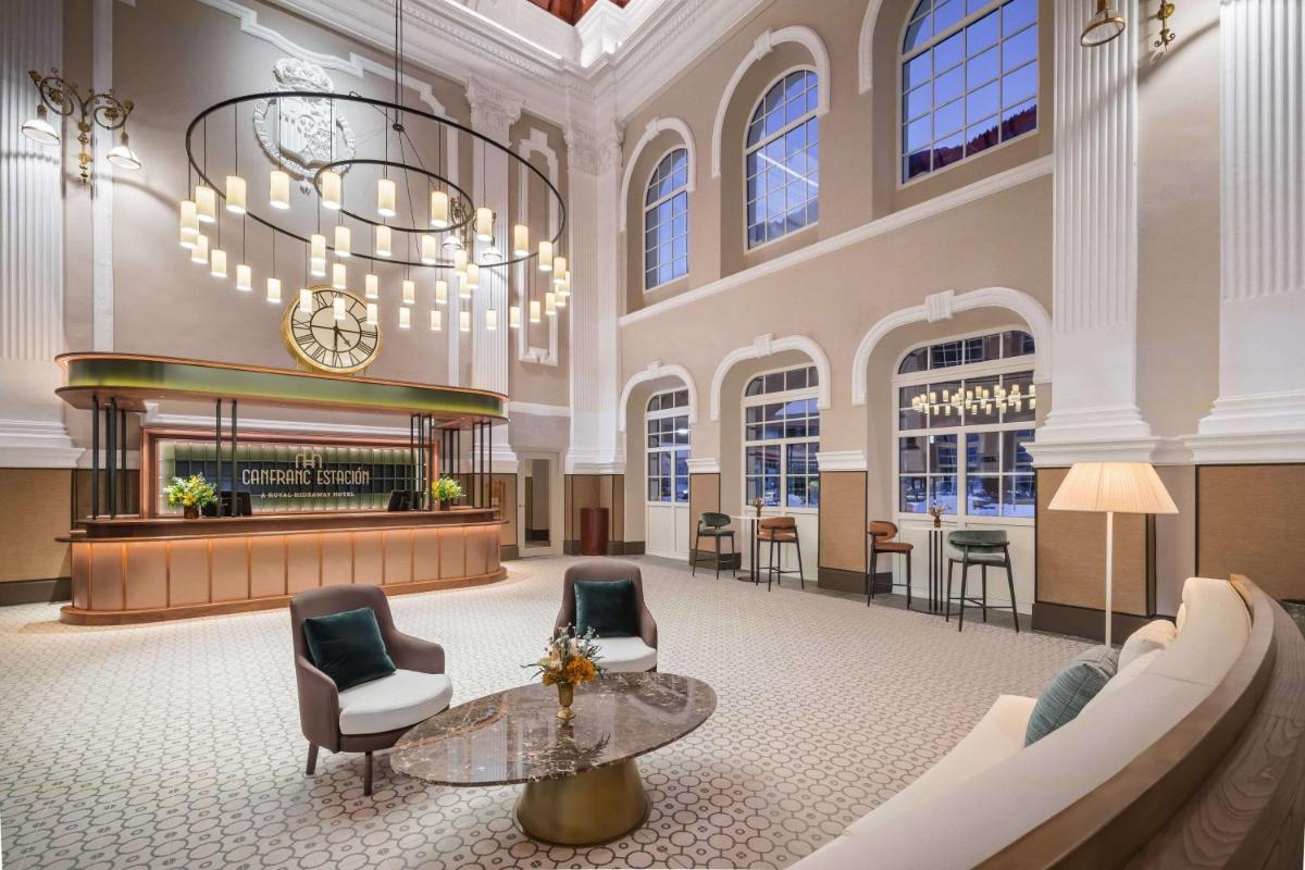 Zona de estar de Canfranc Estación, a Royal Hideaway Hotel - Gran Lujo