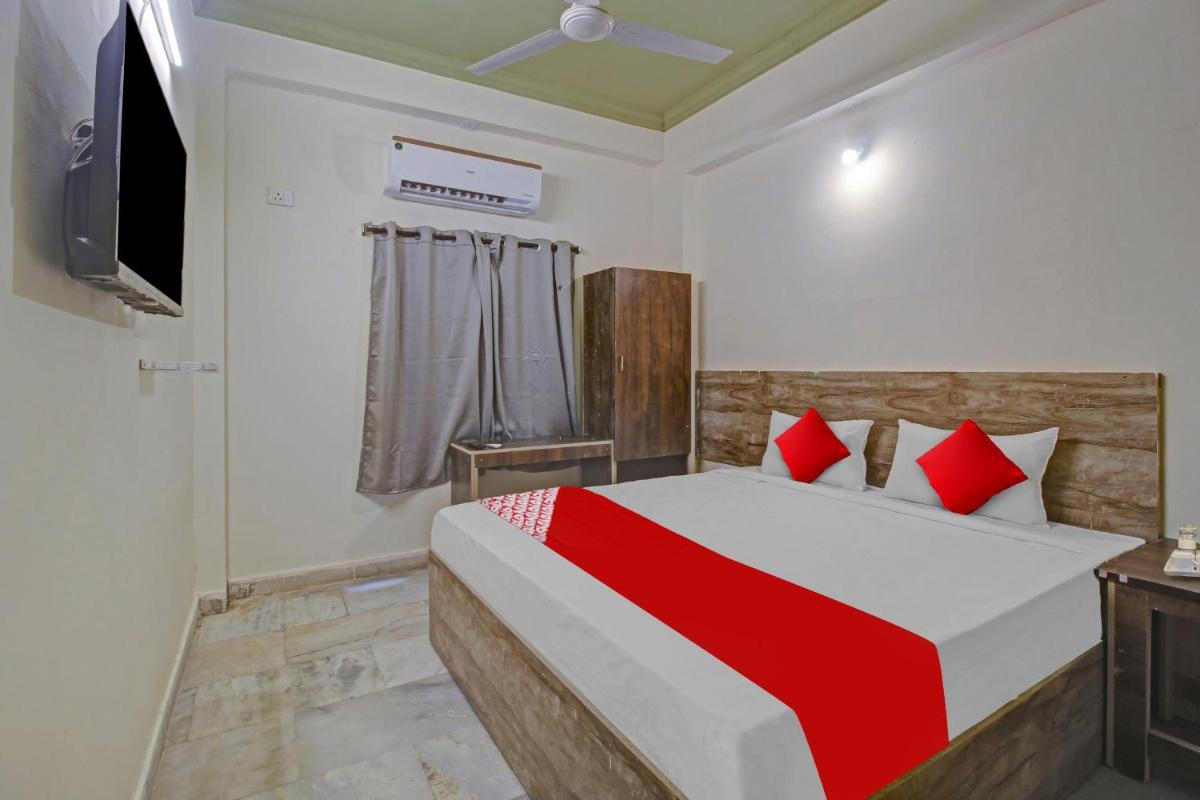 Flagship Hotel Lavish Stay - Housity