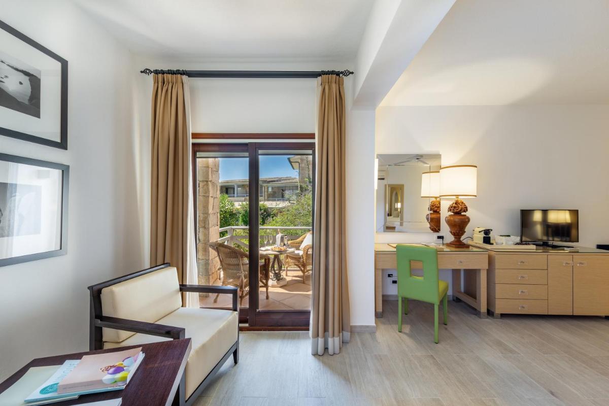 Coin salon dans l'établissement Hotel & SPA des Pecheurs