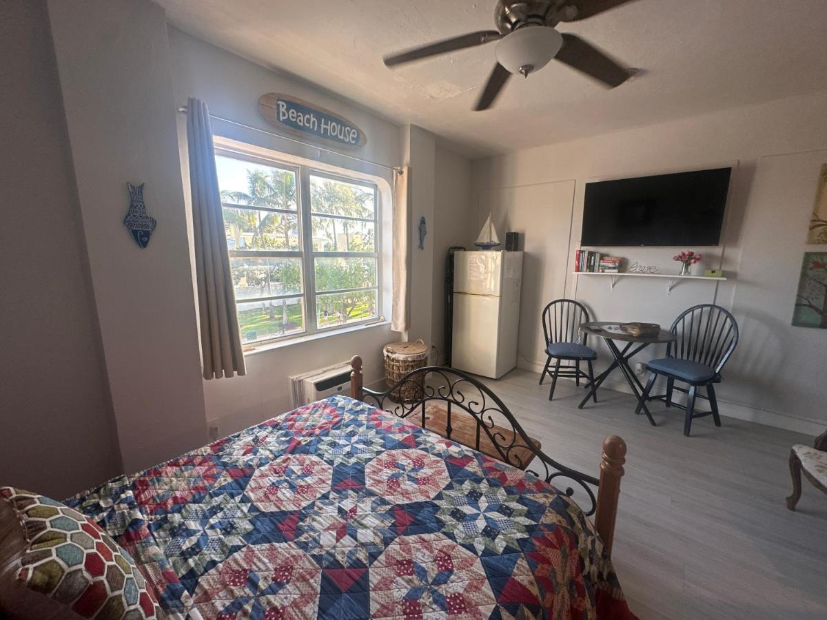 Dream Studio on the Beach - Housity