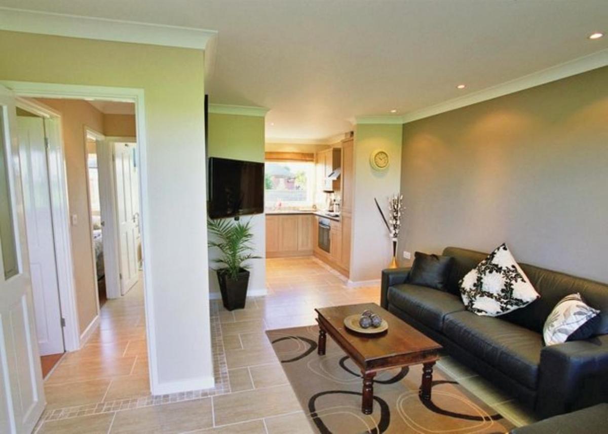 Rainbows End - Housity