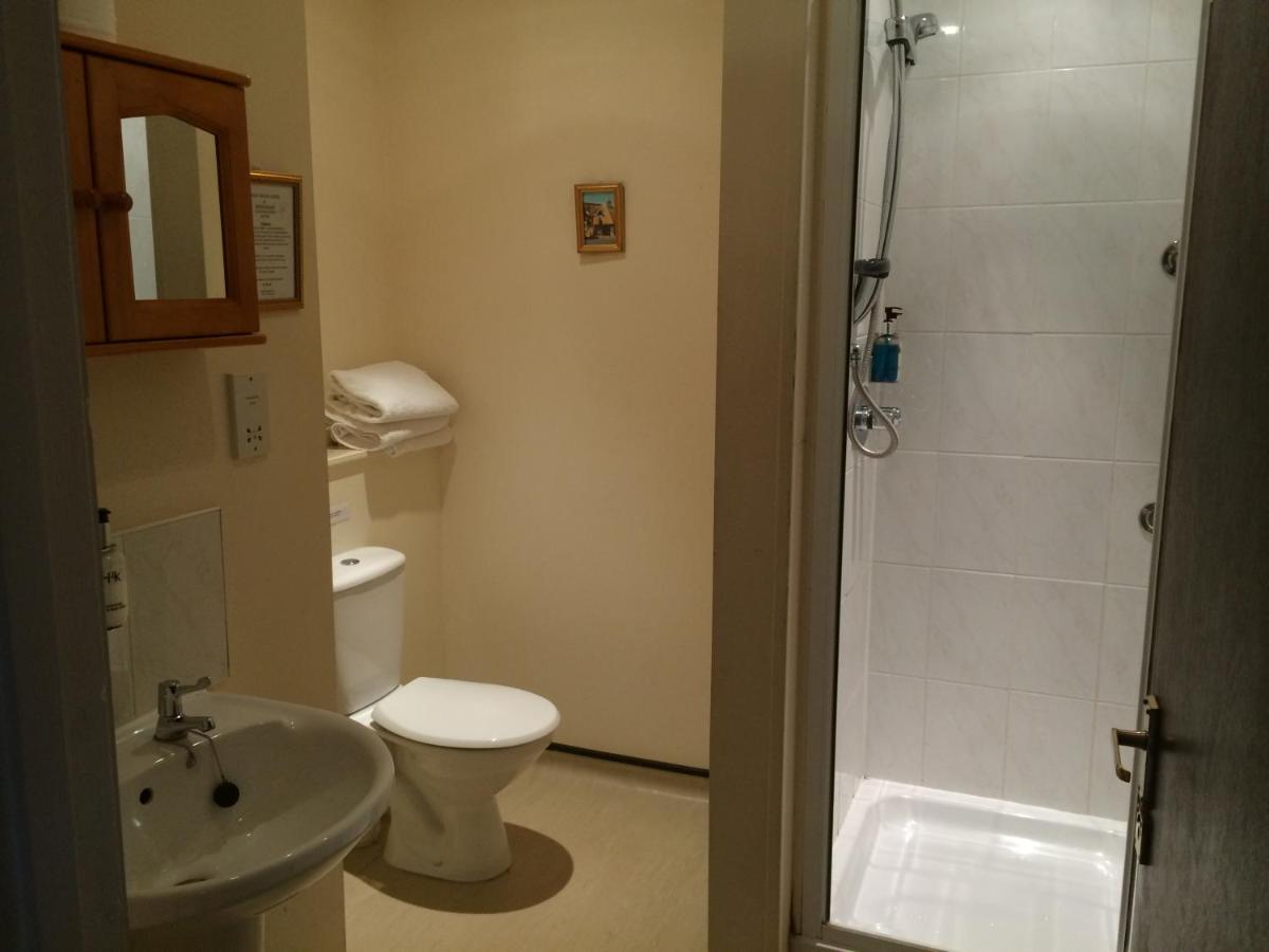 Half Moon Hotel - Housity