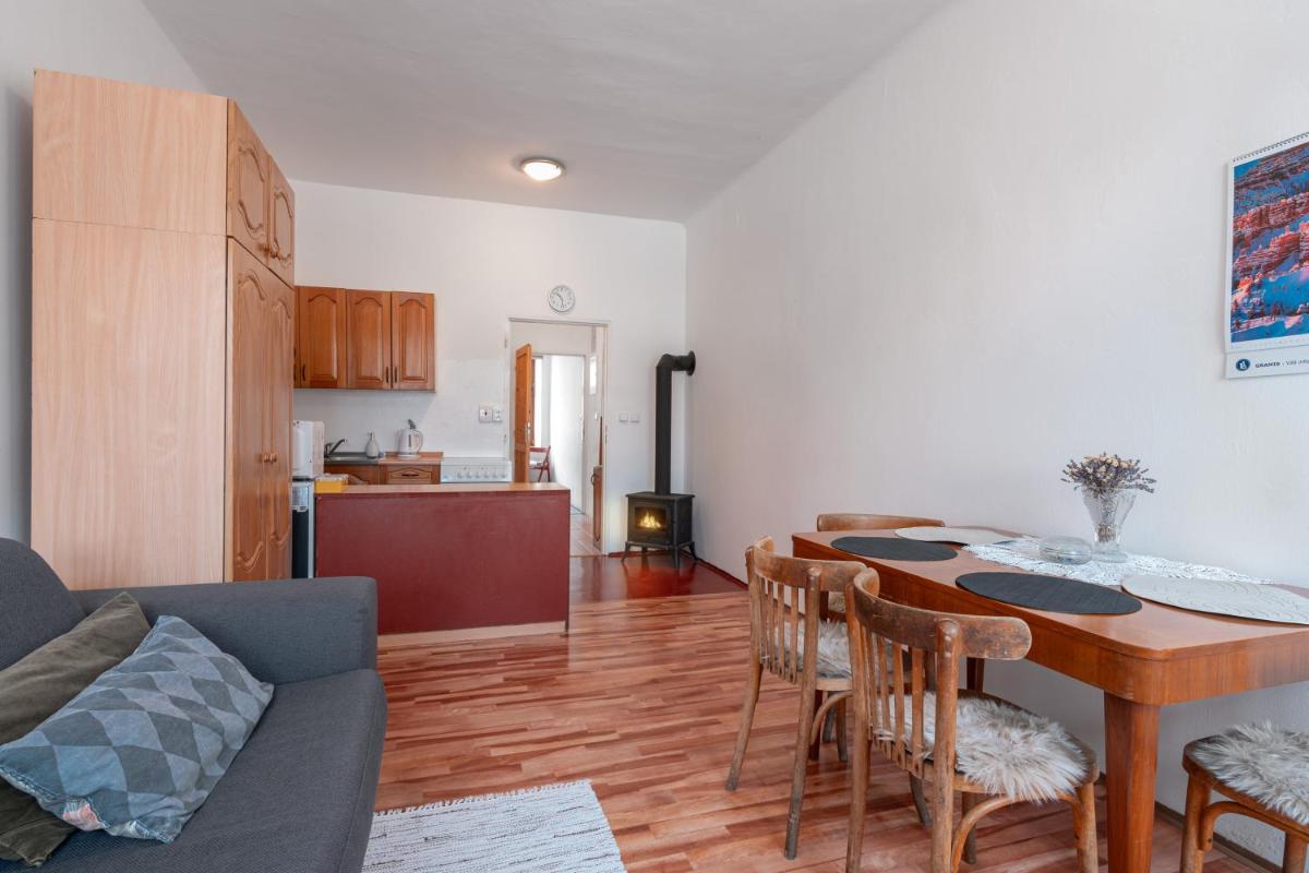 Apartmán Na náměstí - Housity
