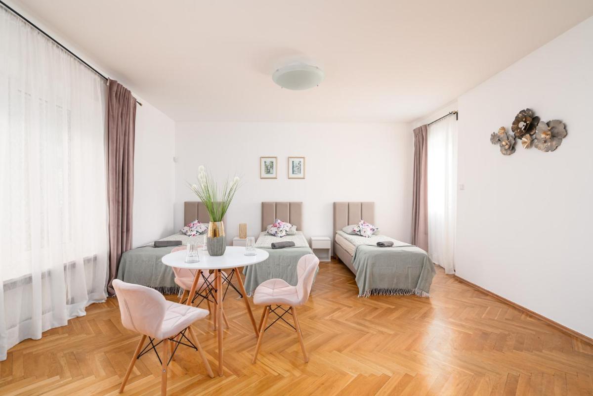 Noclegi Zacisze - Pokoje Gościnne - Housity