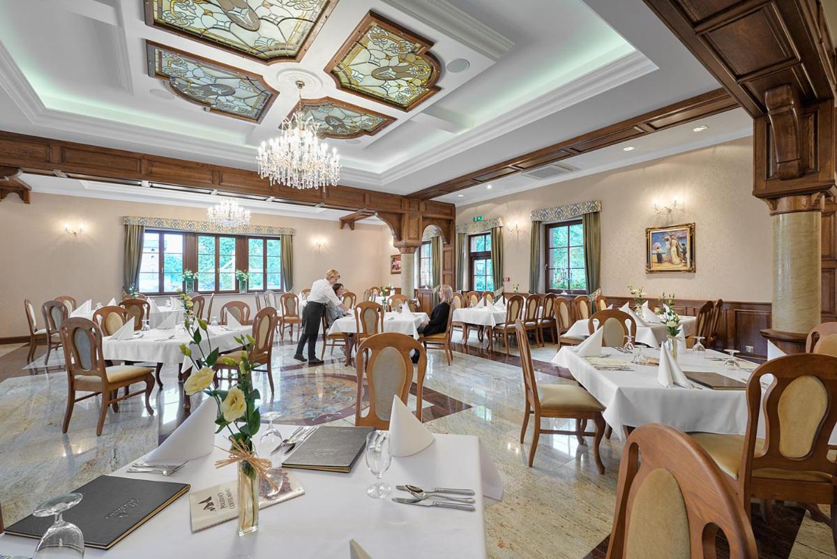 Hotel Pałac Poledno - Housity