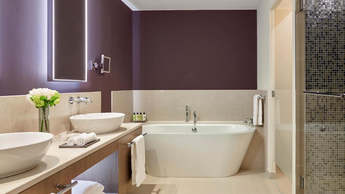 Salle de bains dans l'établissement InterContinental Lyon - Hotel Dieu by IHG