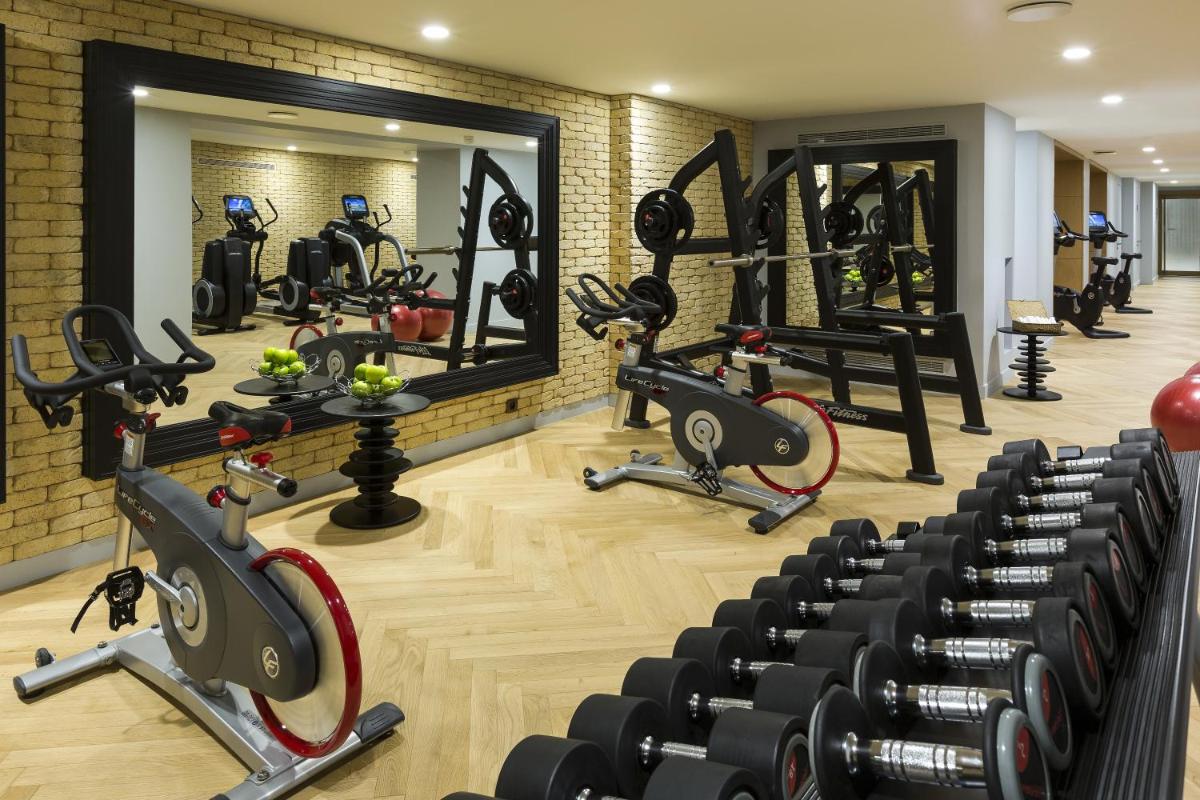 Salle ou équipements de sports de l'établissement La Clef Tour Eiffel Paris by The Crest Collection