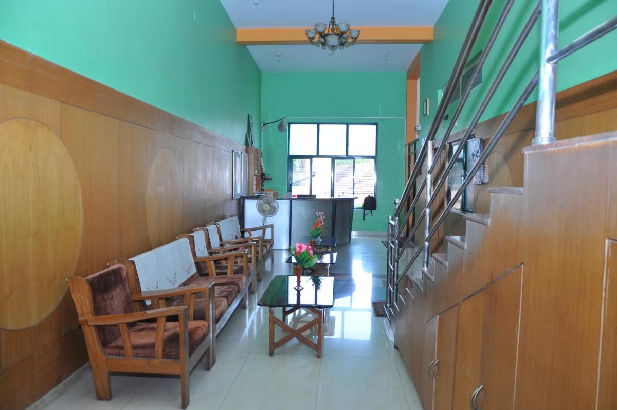 Vinayaka Deluxe Lodge - Housity