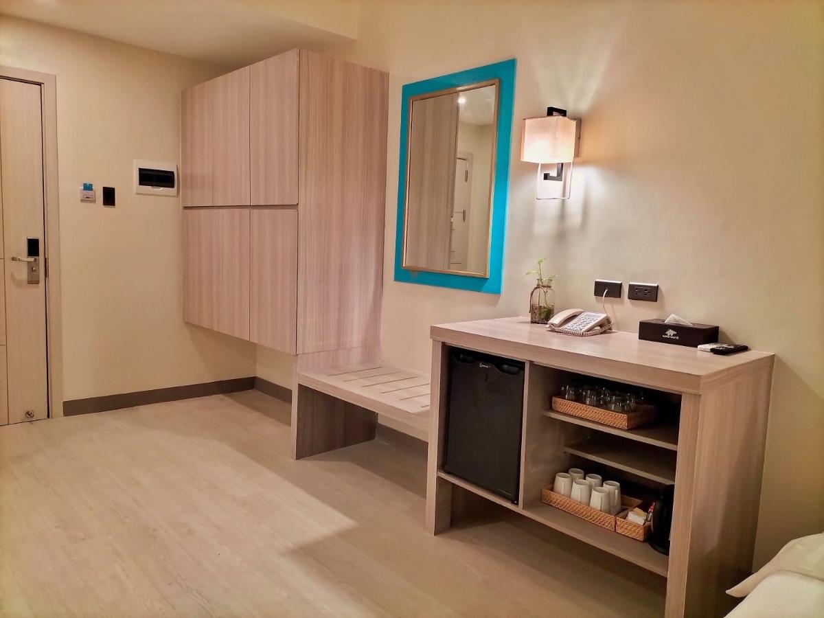 WATERWORLD HOTEL - Housity