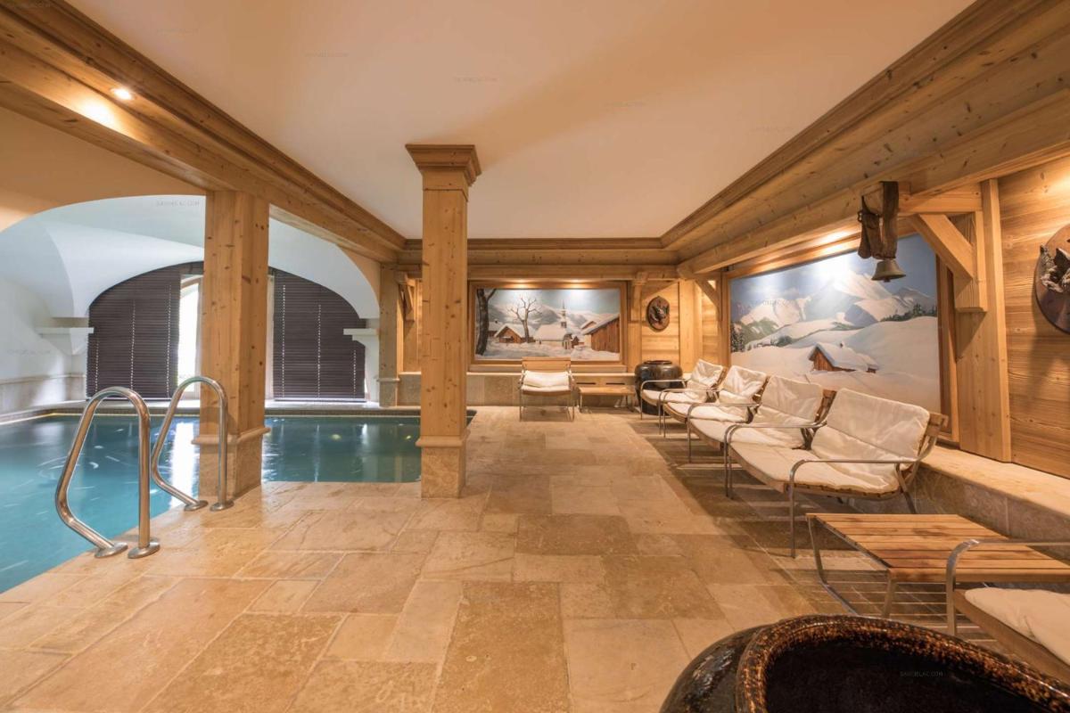 Val d’Isère - Extraordinaire Chalet Montana avec piscine sur la piste Olympique de Belevarde. - Housity