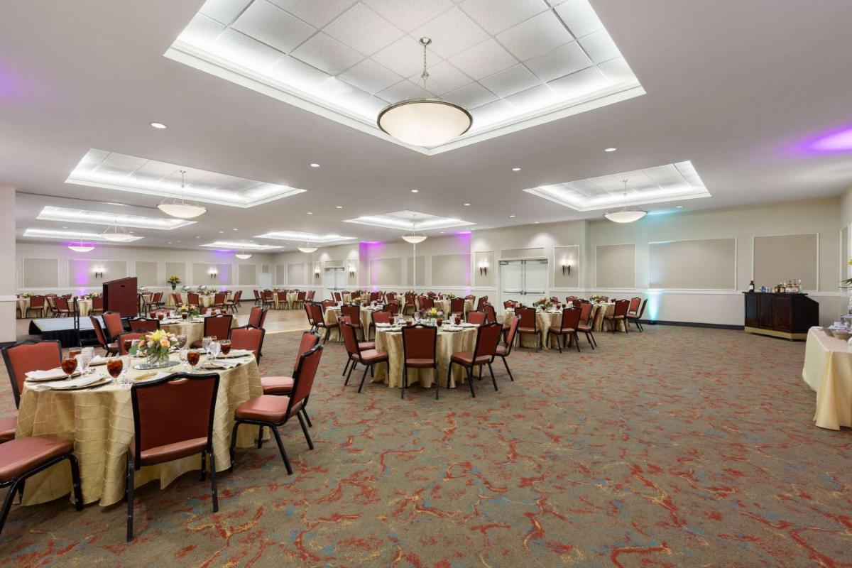 La Quinta by Wyndham San Antonio Medical Ctr. NW - Housity