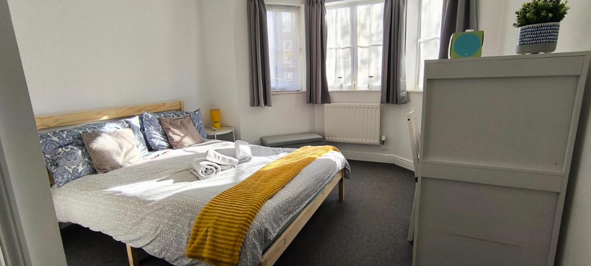 Bright Amp Chilled Db Room With Own Bathroom - Housity