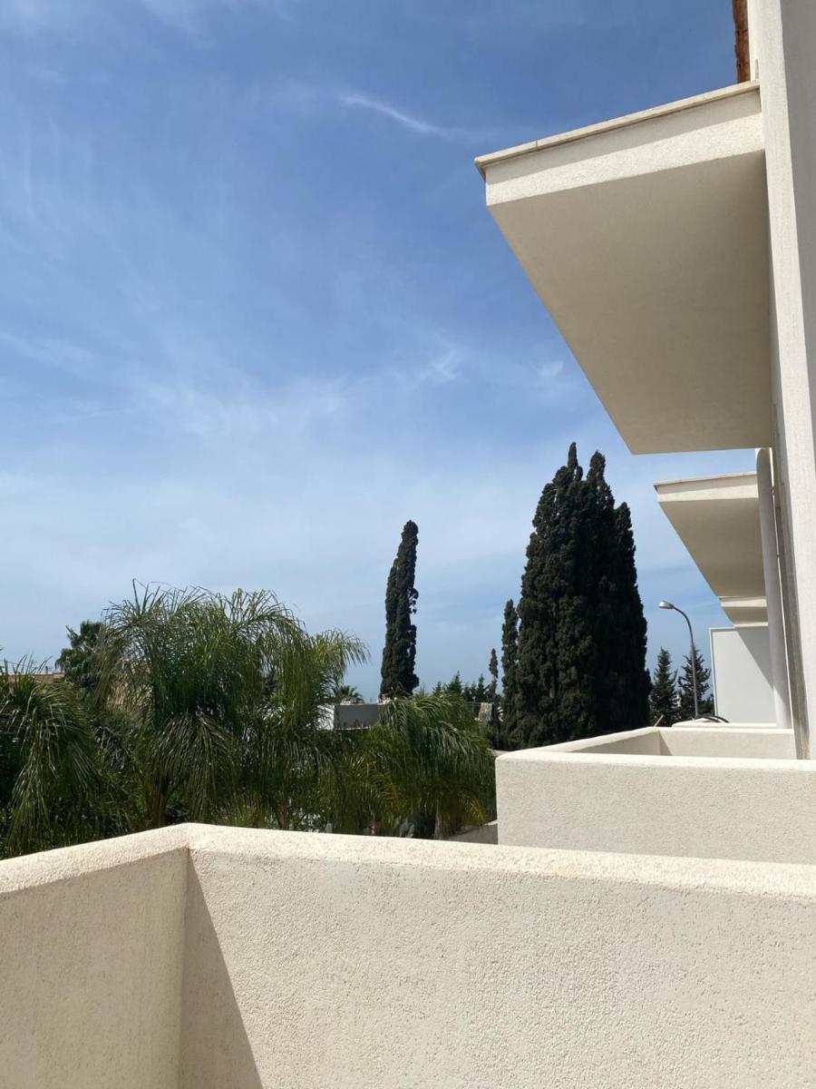 Sole, mare e trallallà - Housity