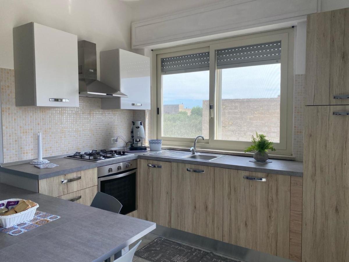 Sole, mare e trallallà - Housity