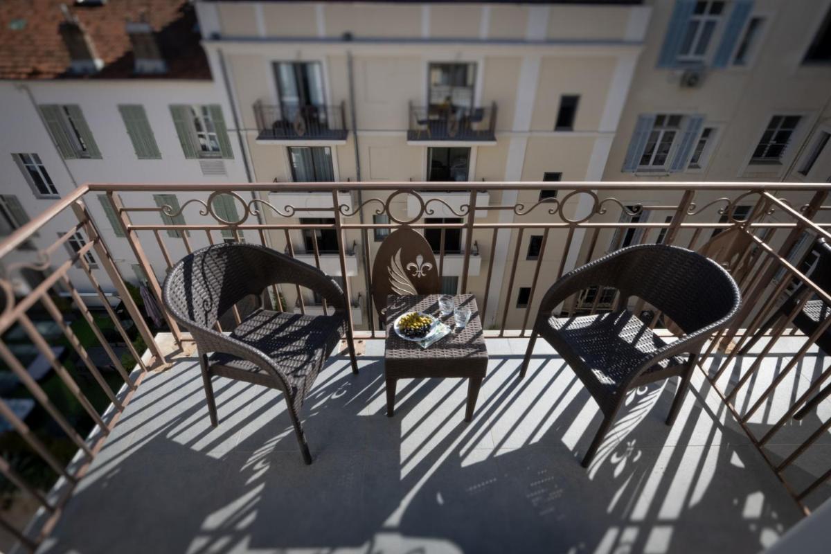 Balcon ou terrasse dans l'établissement Nemea Appart Hotel Cannes Palais