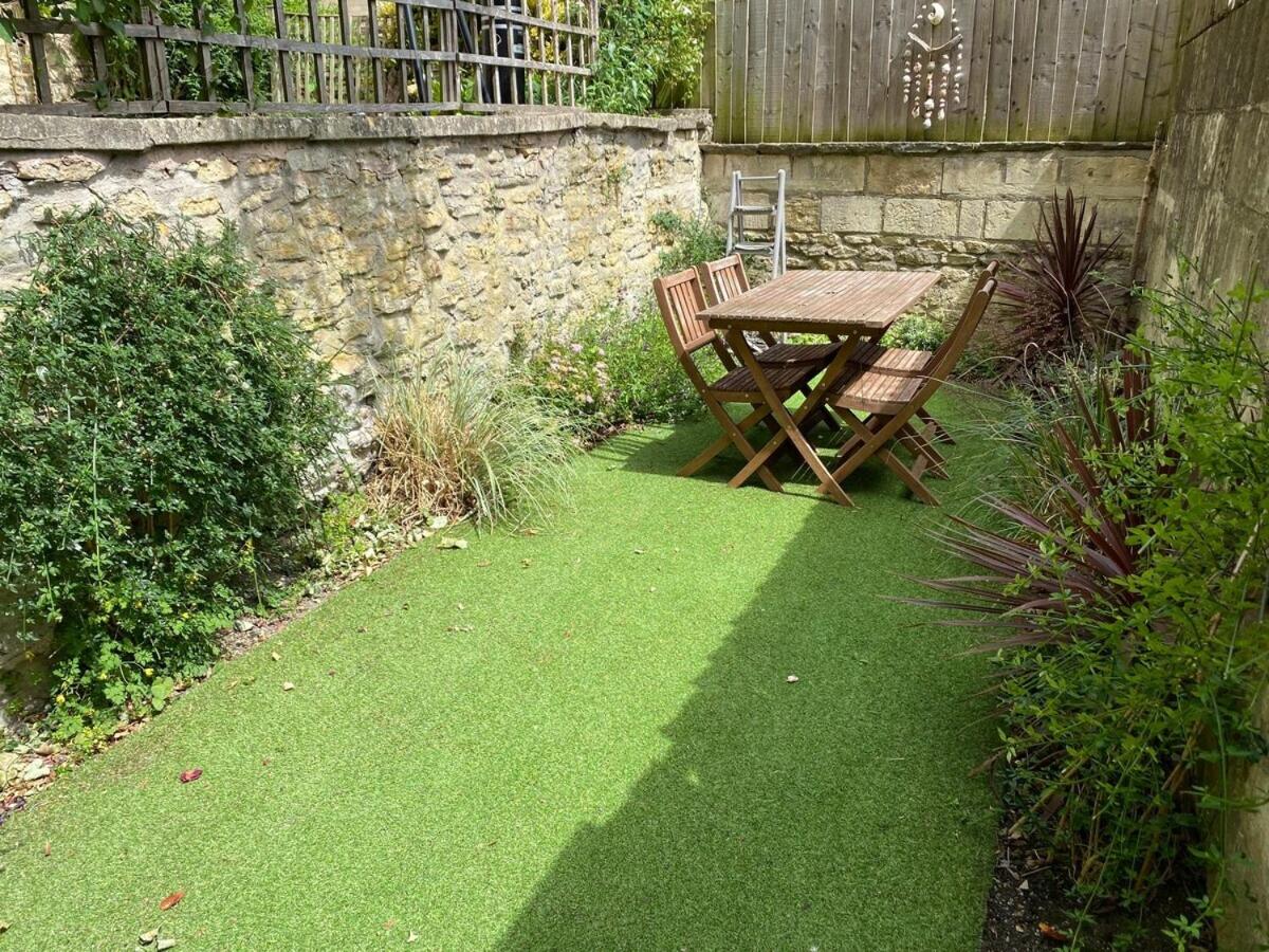 Georgian Garden Apartment - Central Bath - Hizvo