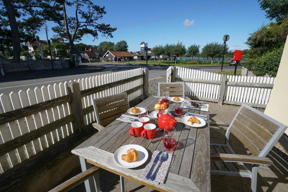 1 South Cottages - Housity