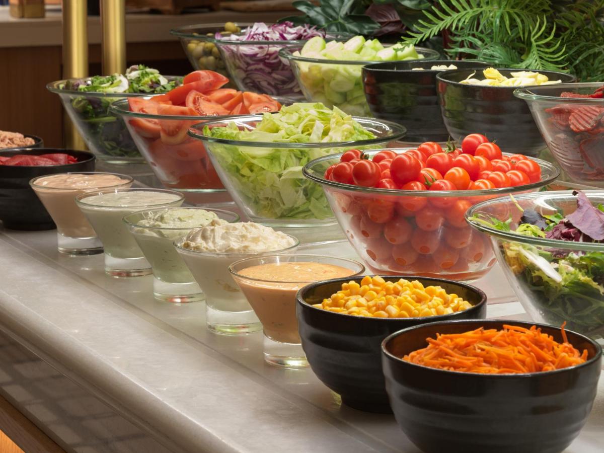 Comida en o cerca de este hotel