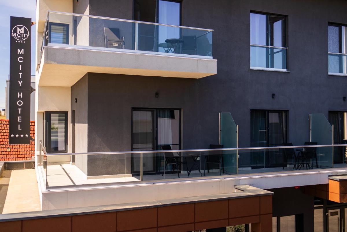M City Aparthotel - Housity