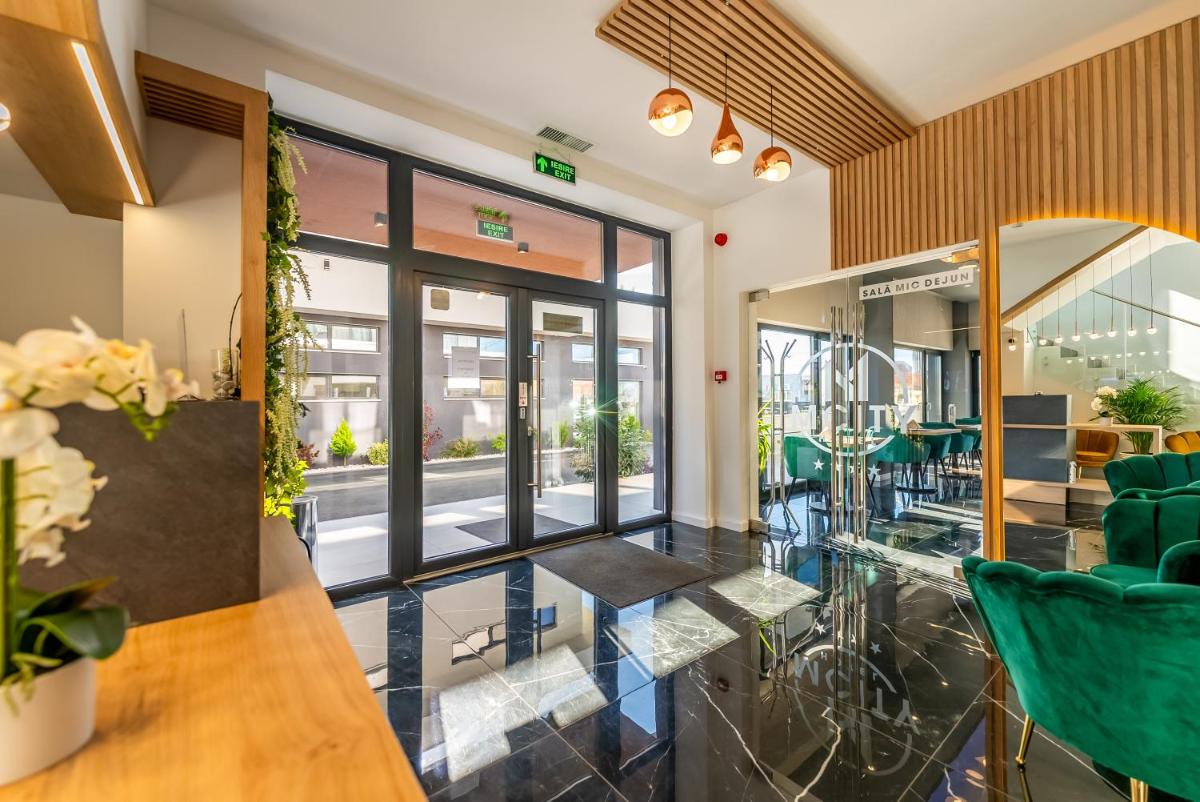 M City Aparthotel - Housity
