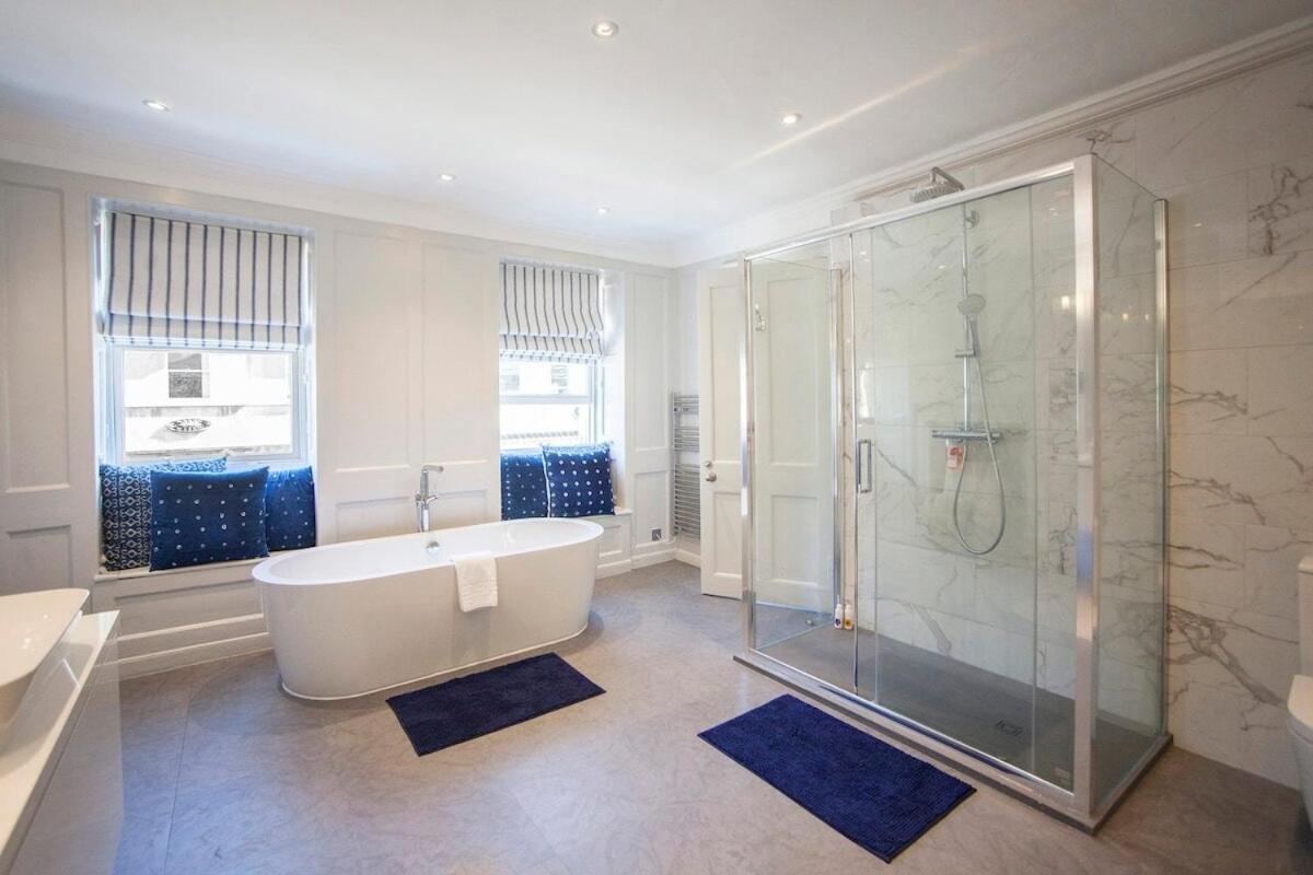 Elegant Georgian Maisonette - Central Bath - Housity