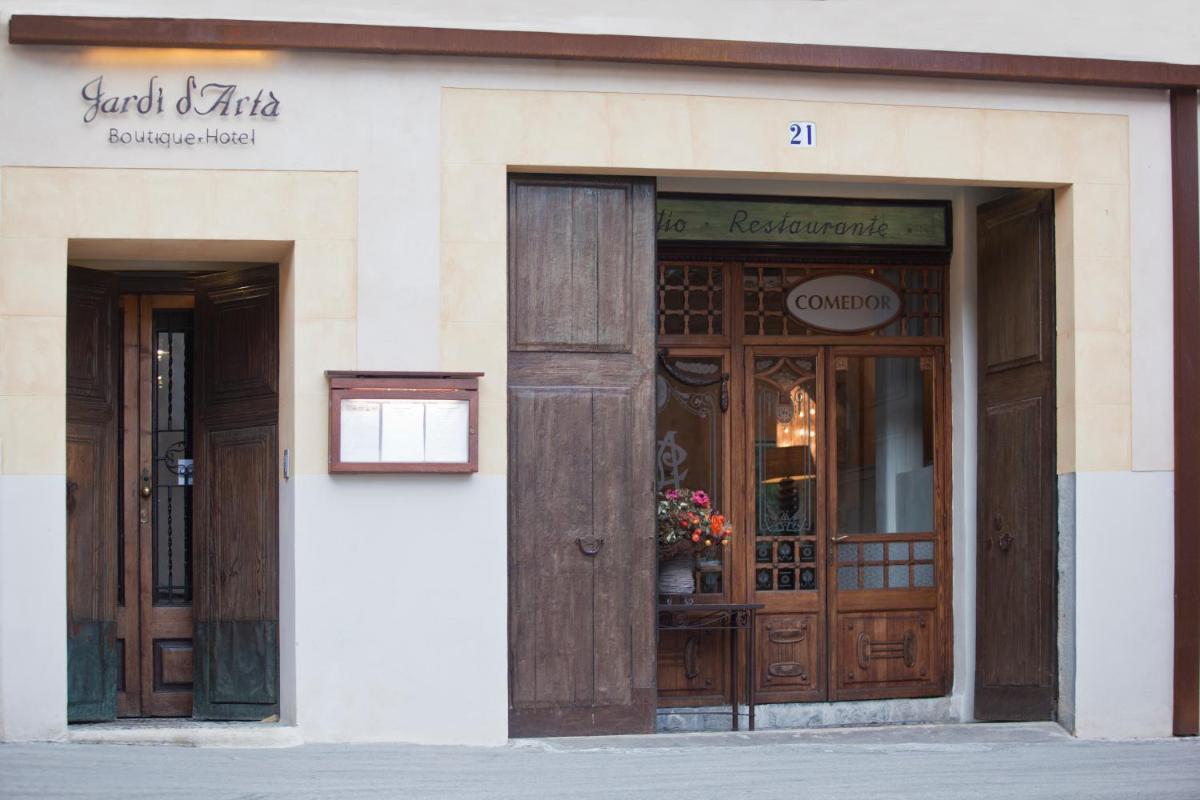 Fachada o entrada de Hotel & Restaurant Jardi d'Artà