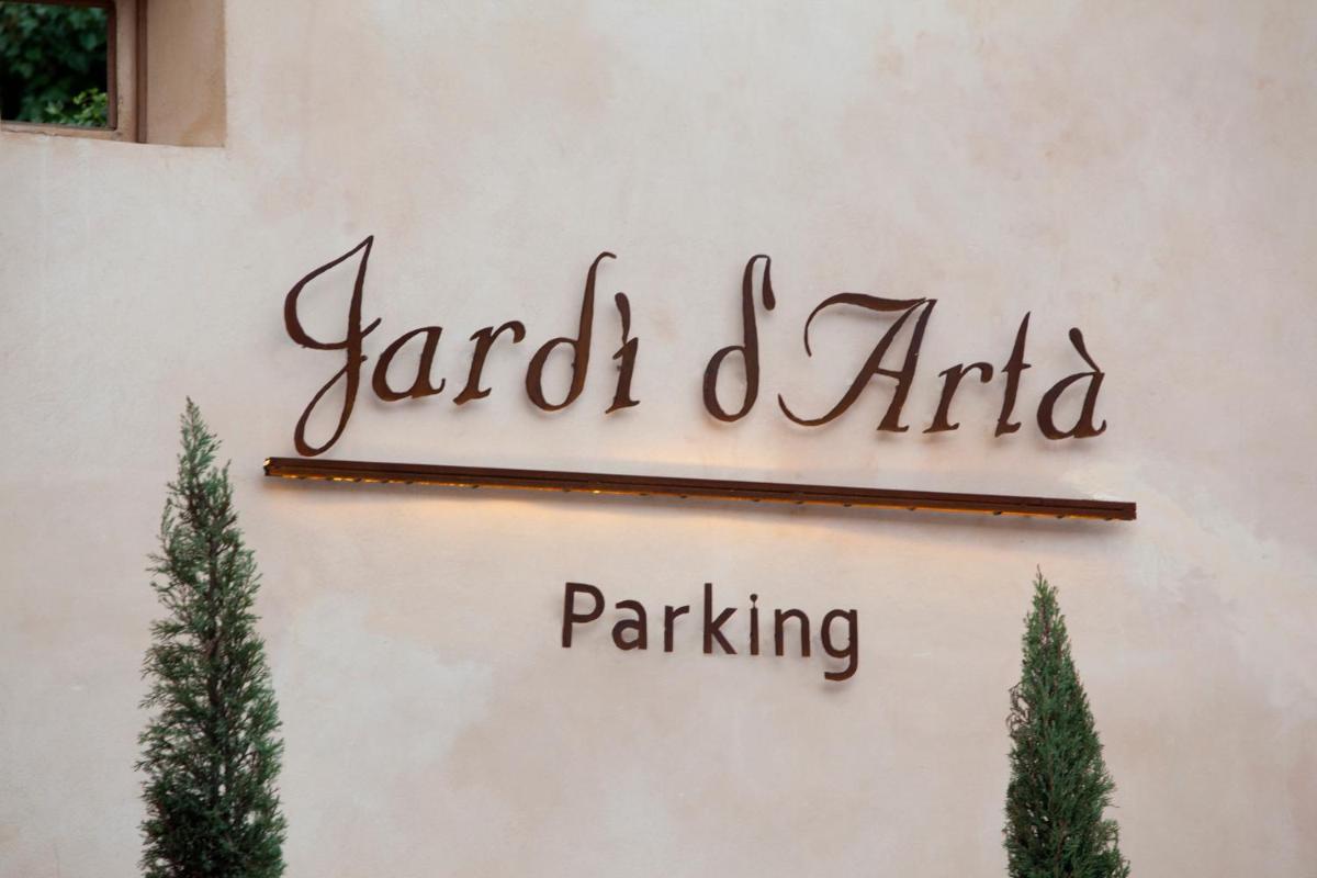 Certificado, premio, señal o documento que está expuesto en Hotel & Restaurant Jardi d'Artà