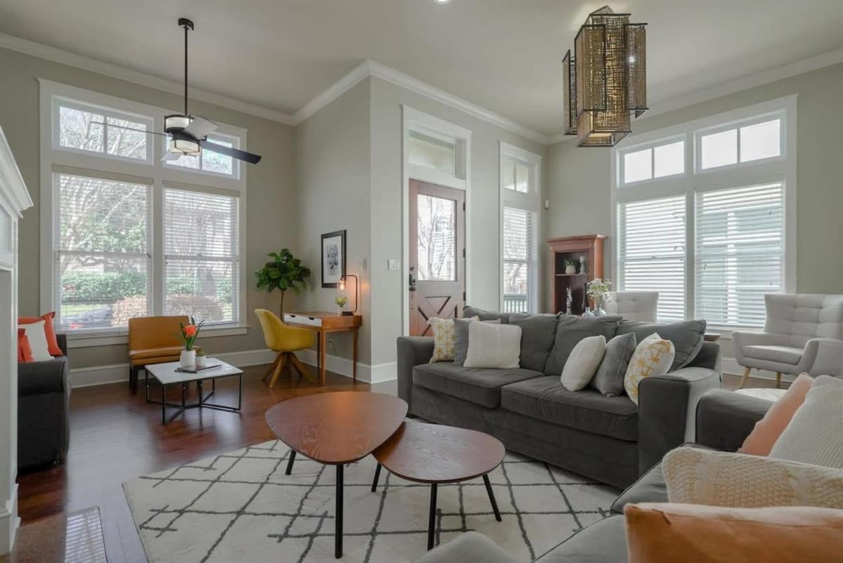 Upscale Uptown Estate in heart of Dallas - Housity